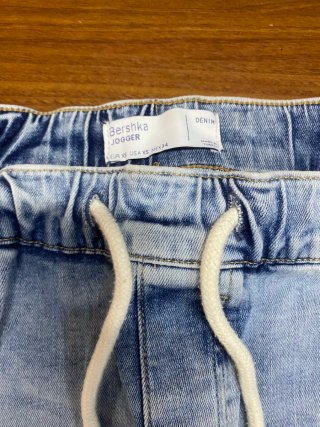 Pantalón Roto Bershka Azul