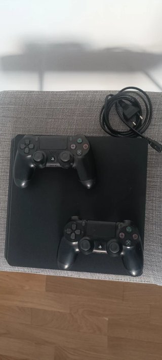 PS4 Slim 1TB Negra