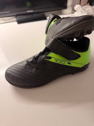 Zapatillas Fútbol Niño Decathlon Talla 33.