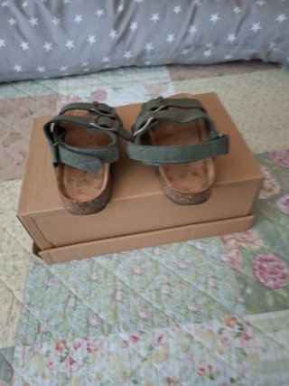 Calzado de niño 2 pares de sandalias unas  deporti
