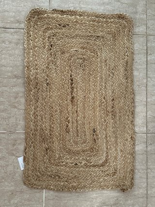 Alfombra pequeña de yute