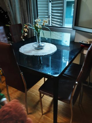 Mesa comedor de cristal negra con 6 sill