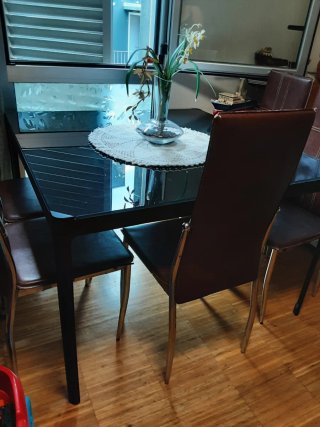 Mesa comedor de cristal negra con 6 sill