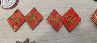 Lote militar varias insignias y chapas antiguas