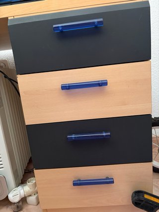 Mueble juvenil con cajones y dos estanterías