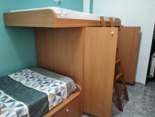 Habitación juvenil tren con camas, armarios y cajo