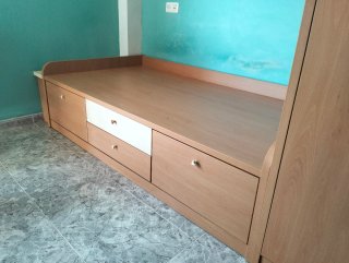 Habitación juvenil tren con camas, armarios y cajo