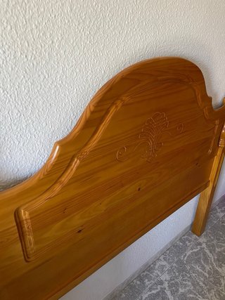 Cabecero de pino macizo estilo rústico