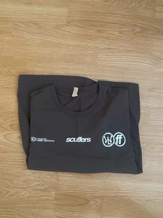 Camiseta Scuffers Marrón con Diseño