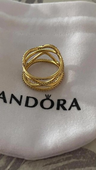 Anillo Pandora Dorado con Circonitas