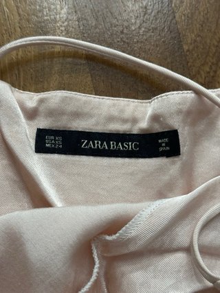 Vestito Zara rosa con rouches e spacco