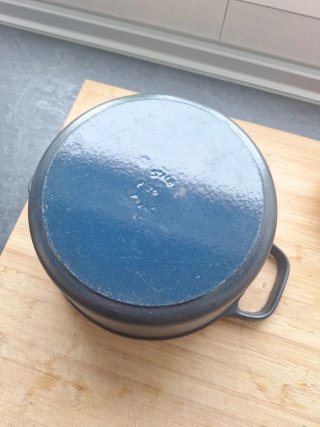 Olla Staub Hierro Fundido Negra