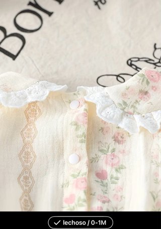 Ropita de bebé floral con volantes
