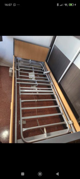 Grúa y cama articulada especial
