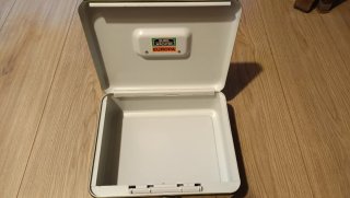 Caja de seguridad metálica verde