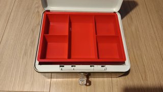 Caja de seguridad metálica verde