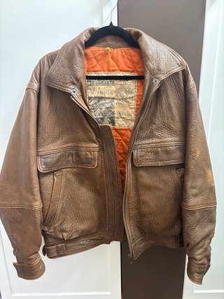 Chaqueta de cuero Avirex militar marrón