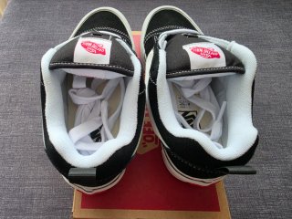 Vans Knu Skool Zapatillas Negras y Blancas
