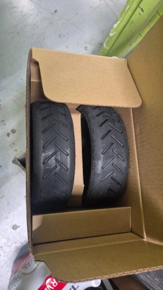 Rueda patinete eléctrico 8 1/2 x 2