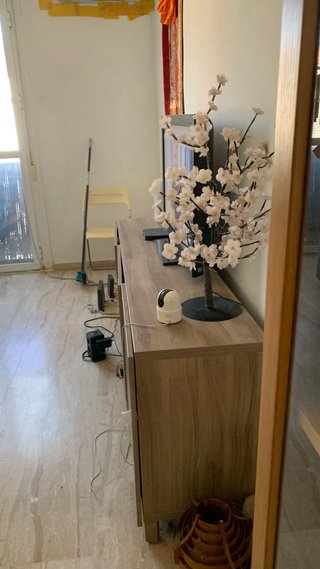Mueble bajo roble( vendo )En persona