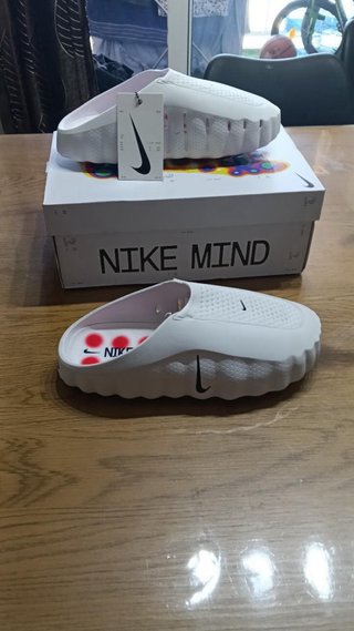 Chanclas Nike Mind Science Department