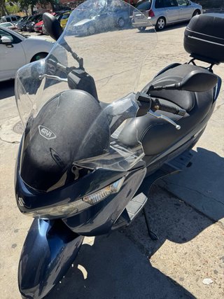 Suzuki Burgman 125 Maxi Scooter