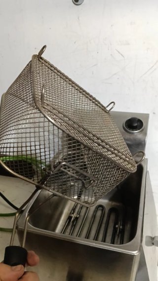 Freidora Profesional Movilfrit con otra  cuba 8l