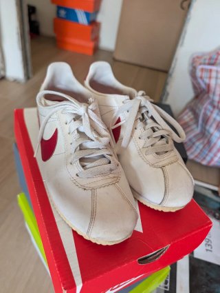 Tenis Nike Cortez Blanco y Rojo