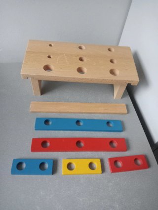 Banco madera herramientas juguete. Eichhorn