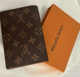 Porta pasaportes Louis Vuitton Monogram Marrón