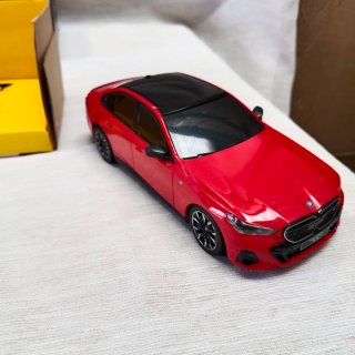 Coche RC BMW i5 Rojo 1:24