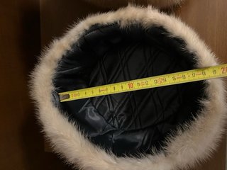 Nr 4 colbacchi russi vintage nero bianco e beige