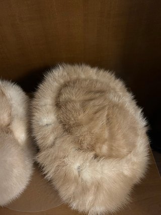 Nr 4 colbacchi russi vintage nero bianco e beige