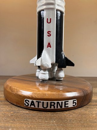 Maqueta Saturno V NASA 1:185 Pilot’s Station 63 cm