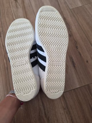 Zapatillas Adidas Japan Blancas Talla 40.