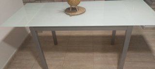 Mesa de cristal extensible