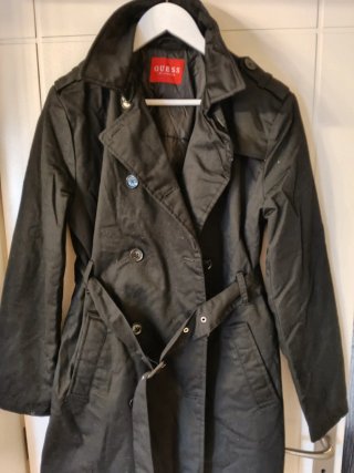 Chaqueta Guess Negra