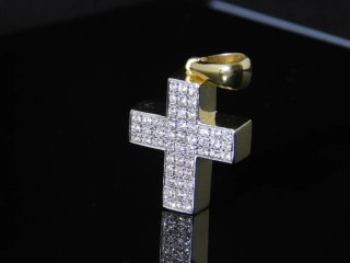 Cruz de Oro y 51 Diamantes