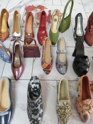 Colección de zapatos miniatura