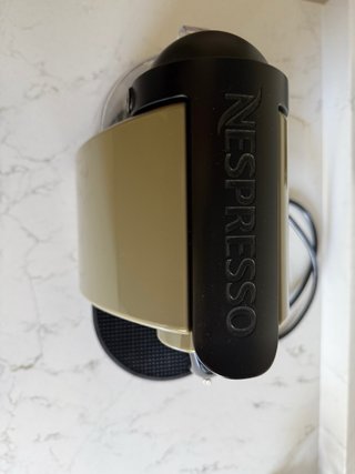 Cafetera Nespresso Krups Beige