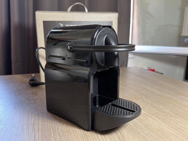 Nespresso De'Longhi Inissia EN80