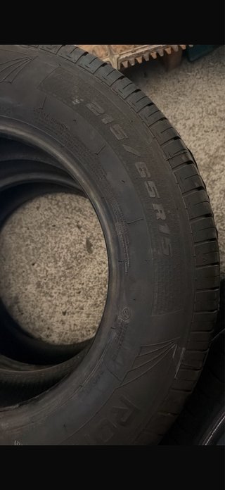 Neumáticos  215/65R16