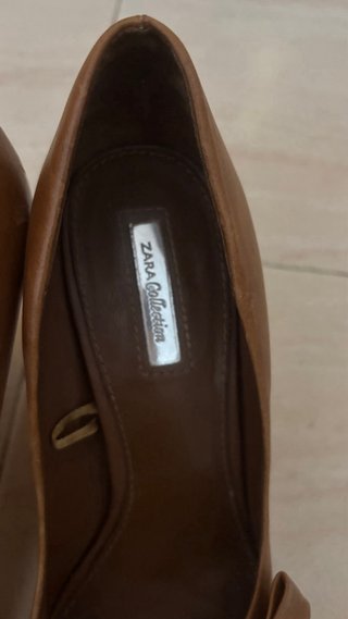 Zapatos de tacón Zara marrones con lazo