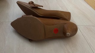 Zapatos de tacón Zara marrones con lazo