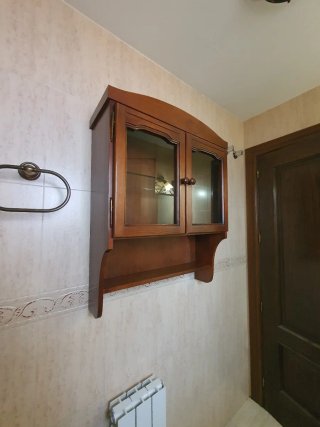 Mueble de baño, madera y cristal