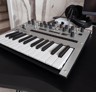 Korg Monologue Plata con caja original