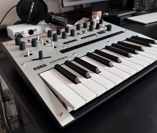 Korg Monologue Plata con caja original