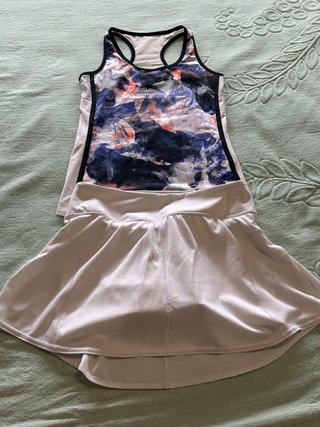 Conjunto Padel Adidas: Camiseta y 2 Faldas