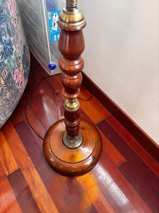 Lámpara de pie clásica madera y metal