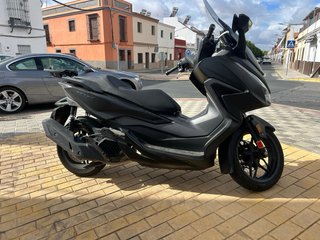 Honda Forza Negra